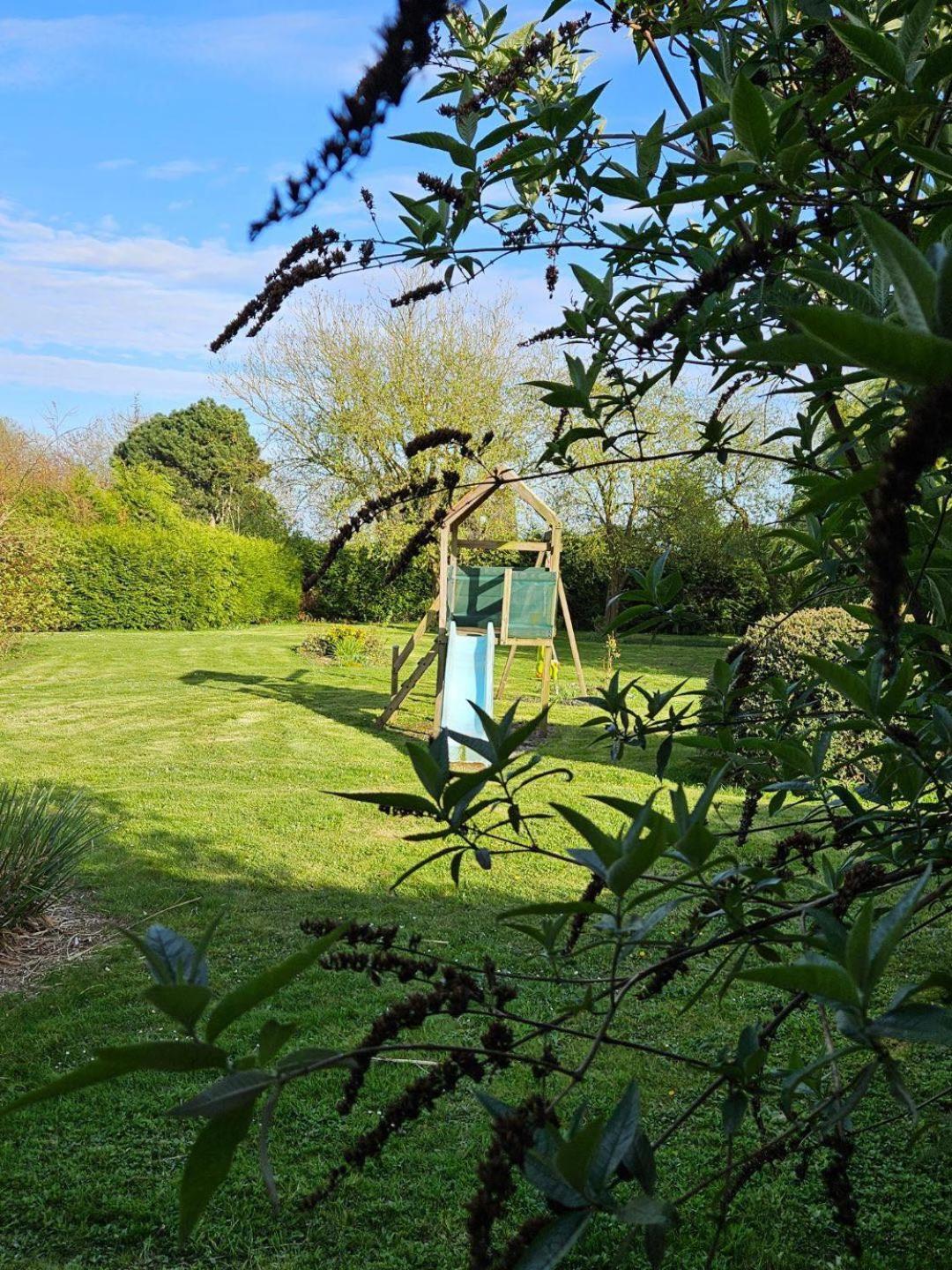 Le Clos Du Clocher Gueudecourt Buitenkant foto