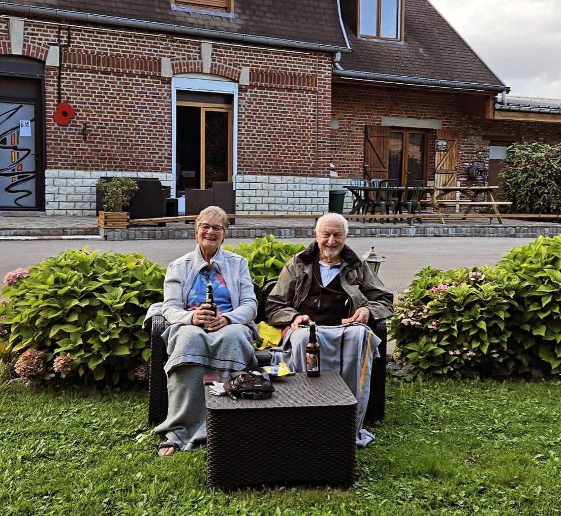 Le Clos Du Clocher Gueudecourt Buitenkant foto