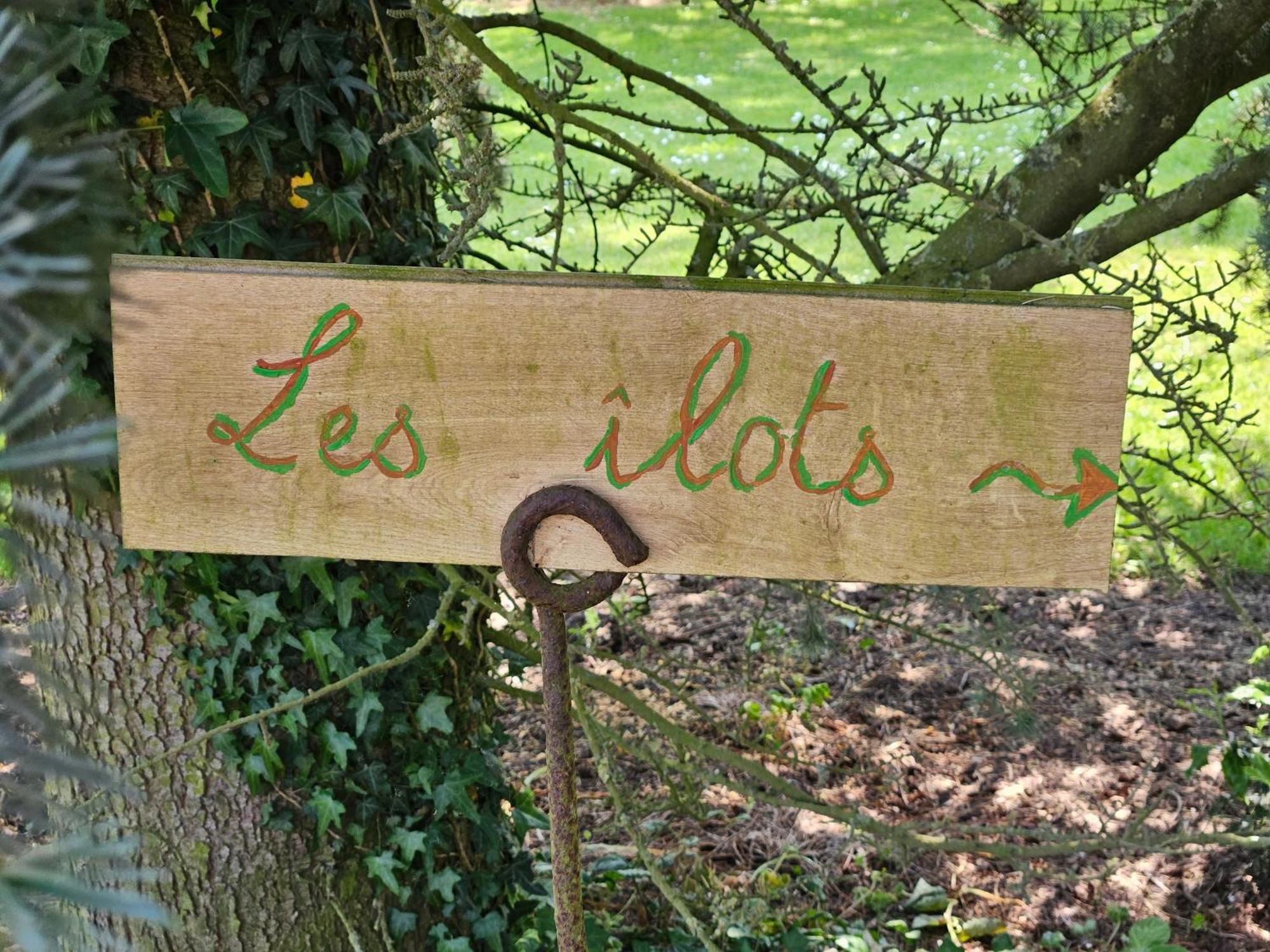 Le Clos Du Clocher Gueudecourt Buitenkant foto